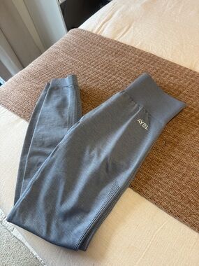 AYBL Girls' Charcoal Seamless Leggings in Gray